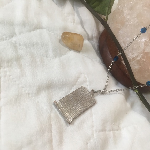 TARDIS Doctor Who Fanmade Necklace - Picture 5 of 6